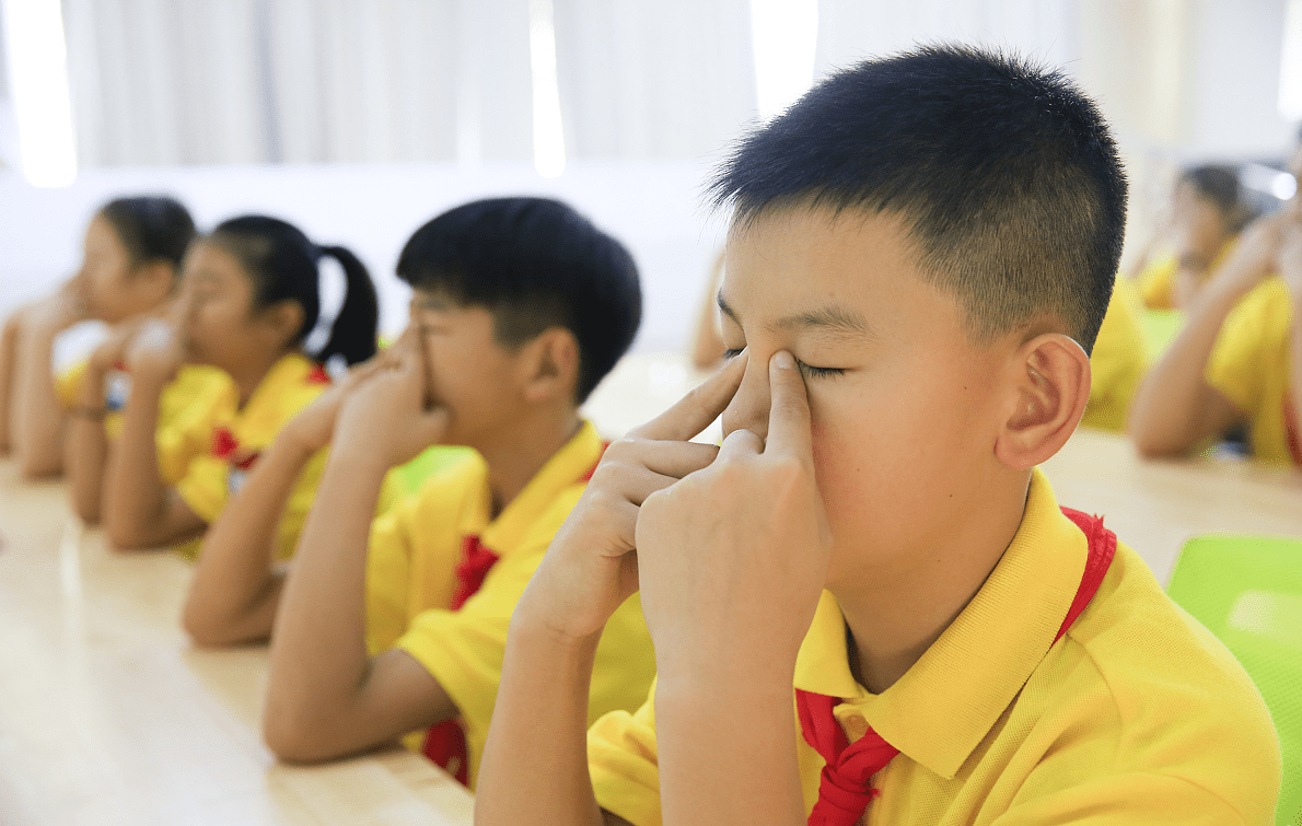 孩子“眼神不對” 家長需要重視