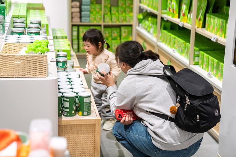 親寶寶杭州首開(kāi)實(shí)體店 線(xiàn)上育兒品牌進(jìn)軍線(xiàn)下