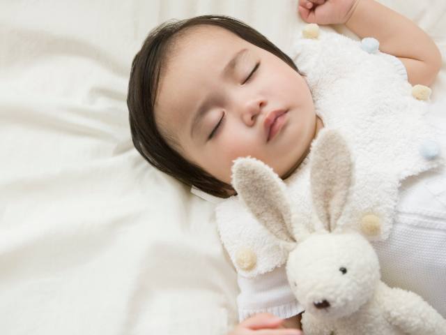 家長(zhǎng)做到以下四點(diǎn)，可以充分保證孩子的睡眠