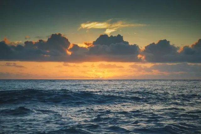 加強師資建設(shè)提質(zhì)心理健康教育