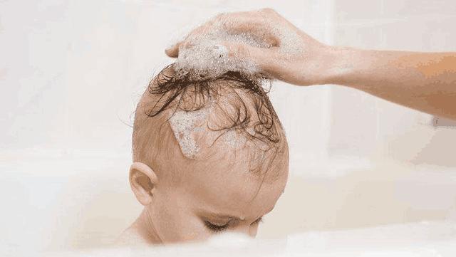 避開這三個(gè)誤區(qū)，寶寶頭發(fā)更濃密