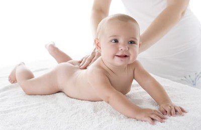 幾個(gè)小妙招，解決寶寶秋季皮膚干燥問(wèn)題