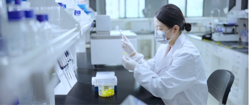 新荷致讓寶寶坐上營(yíng)養(yǎng)旅途“頭等艙”，眼見(jiàn)為實(shí)讓育兒更安心