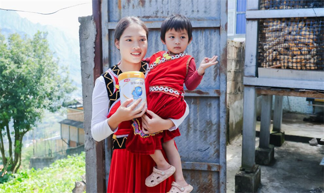 超凡守護 為愛前行｜金領冠50°超凡守護公益行動走進云南怒江